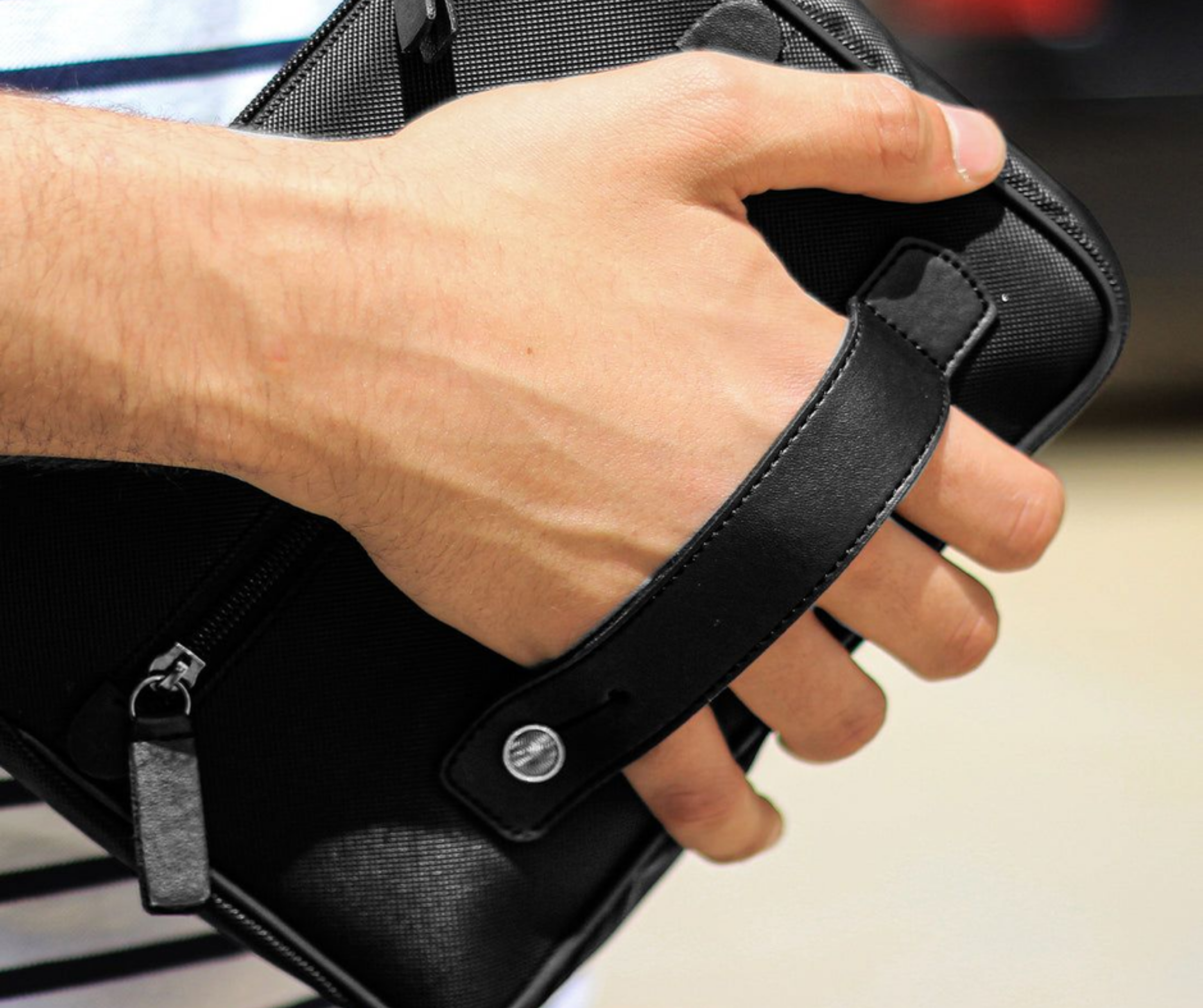 sign hand bag 3